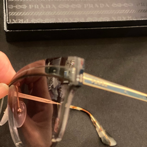 Prada sunglasses - Picture 2 of 12